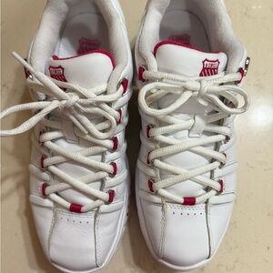 K-Swiss women’s sneakers